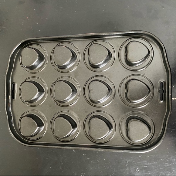 Mini Heart Pan - Picture 2 of 3